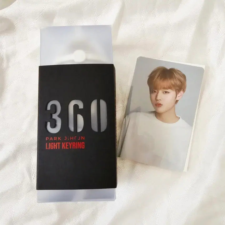 [BUNJANG] Park Jihoon Lightstick Mini Keychain (Printing Error) + 1 Photocard / (인쇄오류) 박지훈 응원봉 뽑봉 미니키링 미니응원봉 +비공굿 포카1장 포함