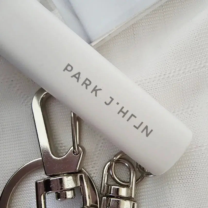 [BUNJANG] Park Jihoon Lightstick Mini Keychain (Printing Error) + 1 Photocard / (인쇄오류) 박지훈 응원봉 뽑봉 미니키링 미니응원봉 +비공굿 포카1장 포함