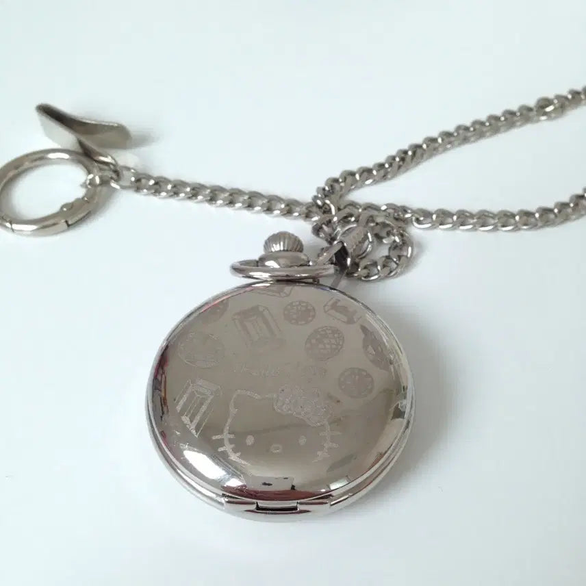 [BUNJANG] Rare Vintage 2006 Hello Kitty Stainless Steel Pocket Watch / 고전 헬로키티 회중시계 [초희귀]