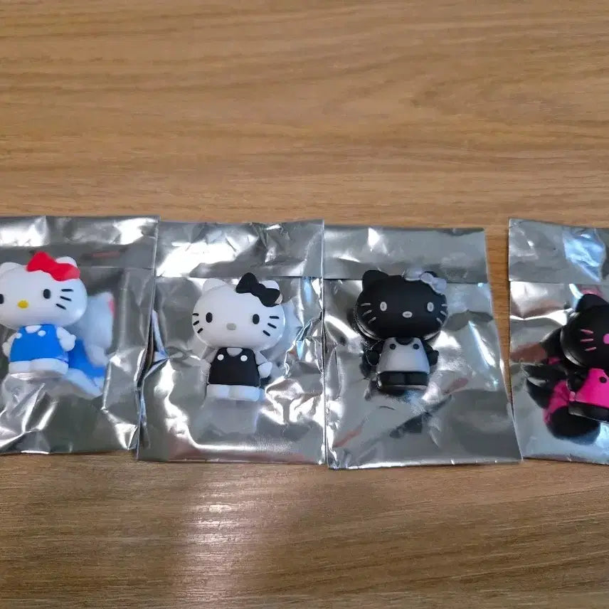 [BUNJANG] Hello Kitty Greek Yogurt Limited Edition Figure Set (4 Types) / 요즘 그릭요거트 헬로우키티