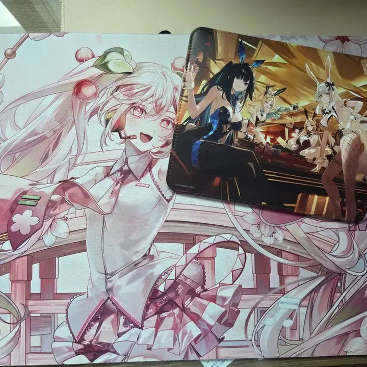 [BUNJANG] Sakura Miku Desk Mat + Mouse Pad Set / 미쿠 장패드 + 마우스 패드 팝니다.