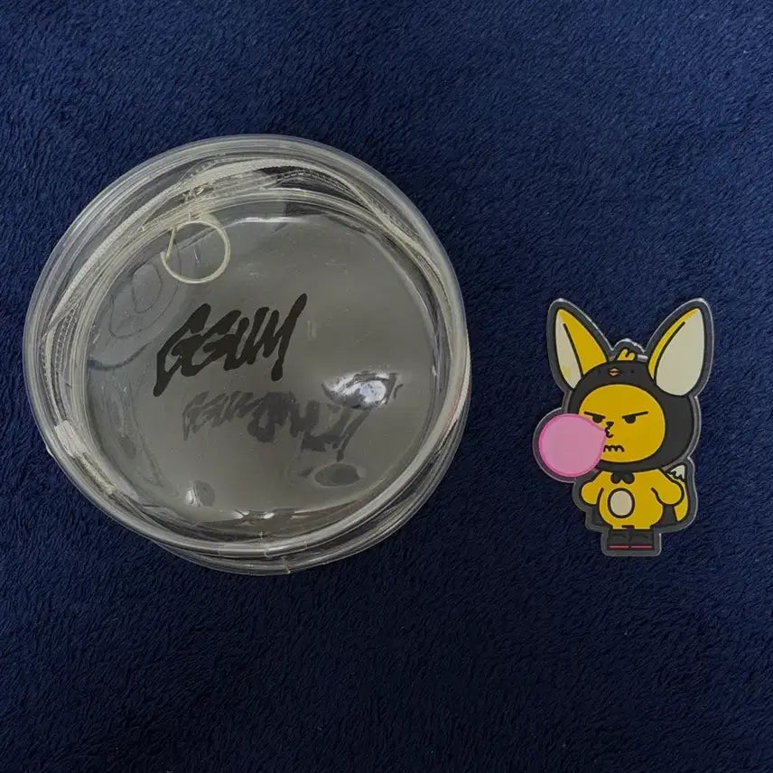 [BUNJANG] TXT Yeonjun Ggum Studio Pouch + Hwang Chun Grip Tok Bundle Set / 연준 껌 공방 역조공 파우치+황춘그립톡
