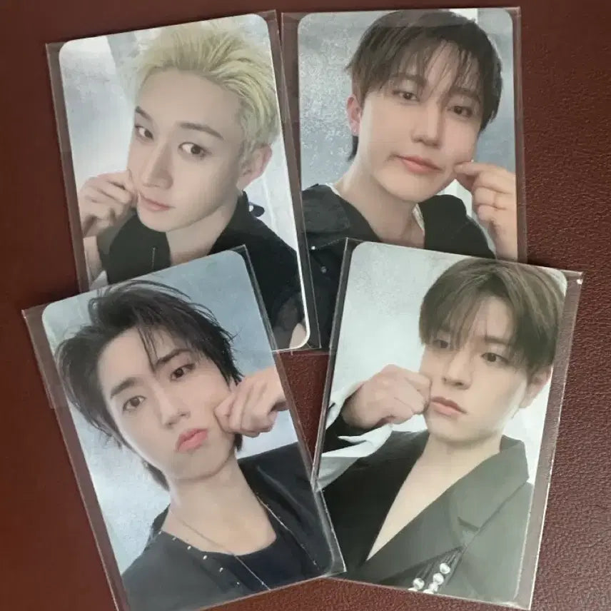 [BUNJANG] Stray Kids Skiz Online MD Sealed Photocard Bundle Set / 스트레이키즈 스키즈 런잇 특전포카(ot8)  양도