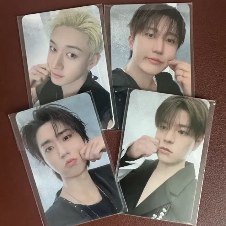 [BUNJANG] Stray Kids Skiz Online MD Sealed Photocard Bundle Set / 스트레이키즈 스키즈 런잇 특전포카(ot8)  양도