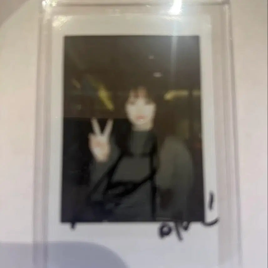 [BUNJANG] Kang Mina Autographed Polaroid / 강미나 친필 사인 폴라 260705