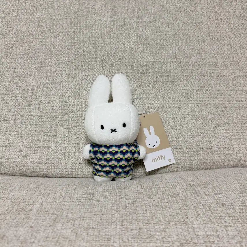 [BUNJANG] Miffy Flower Pattern Bag Charm Keychain Doll / 정품 미피 꽃무늬 가방고리 믹스 키링 인형