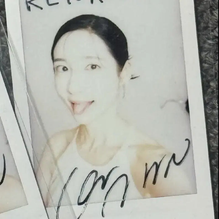 [BUNJANG] Park Ji-hyun Autographed Polaroids / 배우 박지현 친필 싸인 폴라 2604