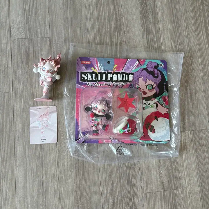 [BUNJANG] Pop Mart Skullpanda Christmas Blister Sealed / 사은품증정)팝마트 스컬판다 크리스마스 블리스터 미개봉