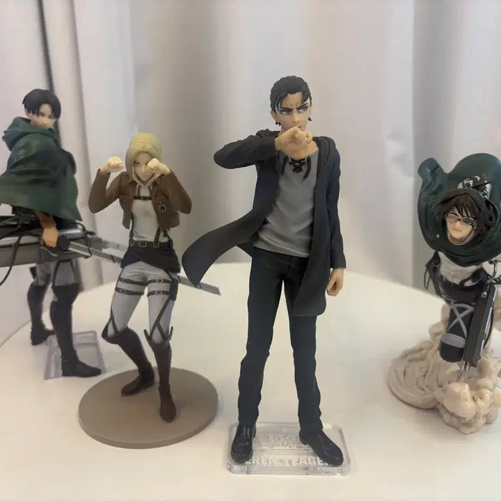[BUNJANG] Attack on Titan Ichiban Kuji Eren, Annie, Hange, Levi Bundle Set / 진격의 거인 제일복권 에렌 애니 한지 리바이일괄