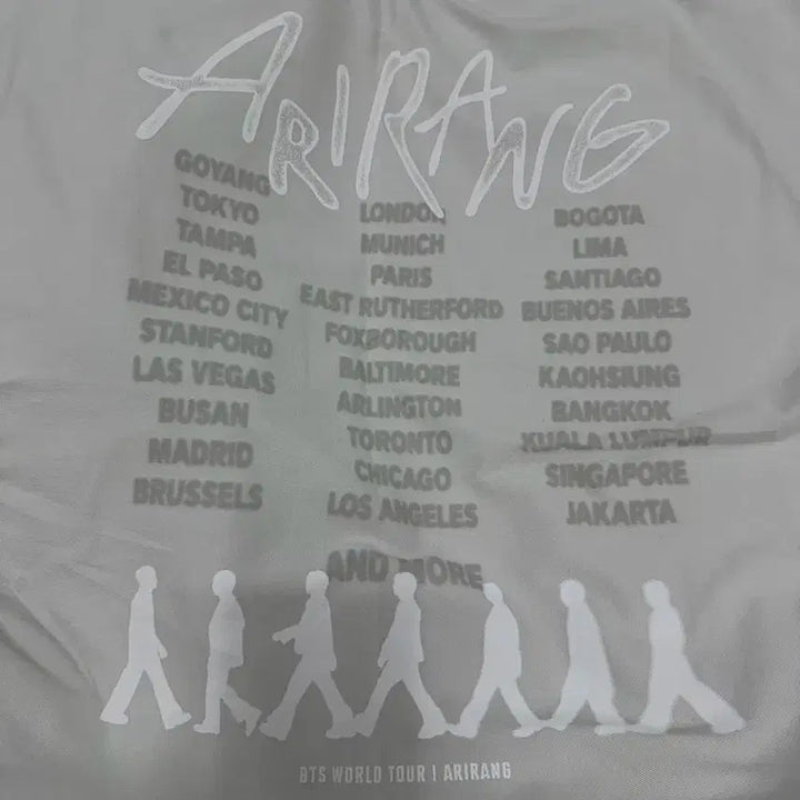 [BUNJANG] BTS Arirang World Tour Official S/S Tour T-Shirt L / BTS 아리랑 월드투어 공식 굿즈 S/S 투어 반팔 티셔츠 L