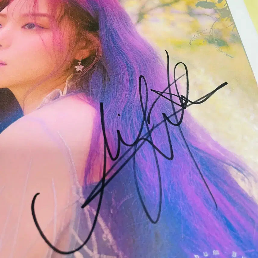 [BUNJANG] Ailee Autographed Official 2nd Album "butterFLY" (PROMOTIONAL / NOT FOR SALE) with Photocard / [친필싸인앨범] 에일리 AILEE 정규 2집 butterFLY (비앨, 포토카드 포함)