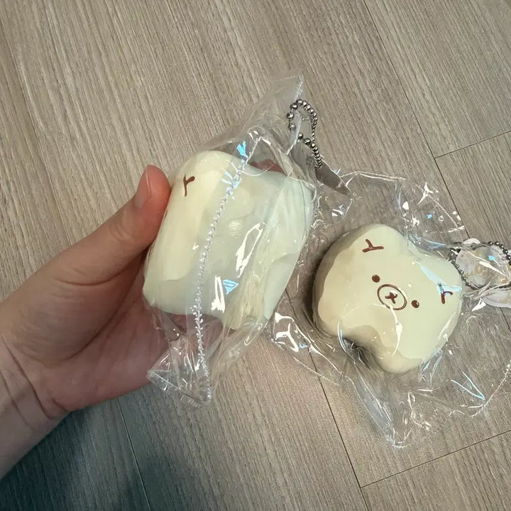 [BUNJANG] Cheeky Bear Squishy Toy / 어금니 쿠마 말랑이(한개남음)