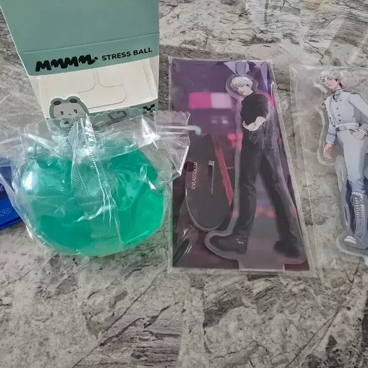[BUNJANG] PLAVE Green Mmo Stress Ball + 2 Acrylics + 1 Keychain Bundle Set / 플레이브 초록 므모 스트레스볼+아크릴2개+키링1개
