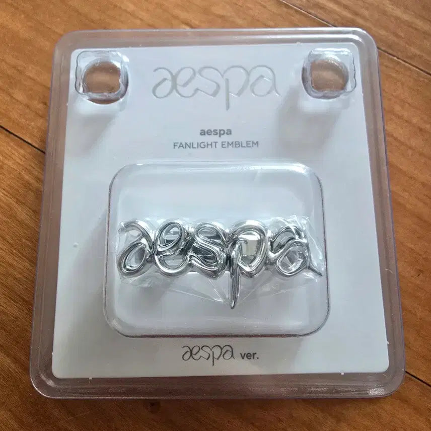 [BUNJANG] aespa Official Light Stick Emblem / 에스파 응원봉 엠블럼(aespa)