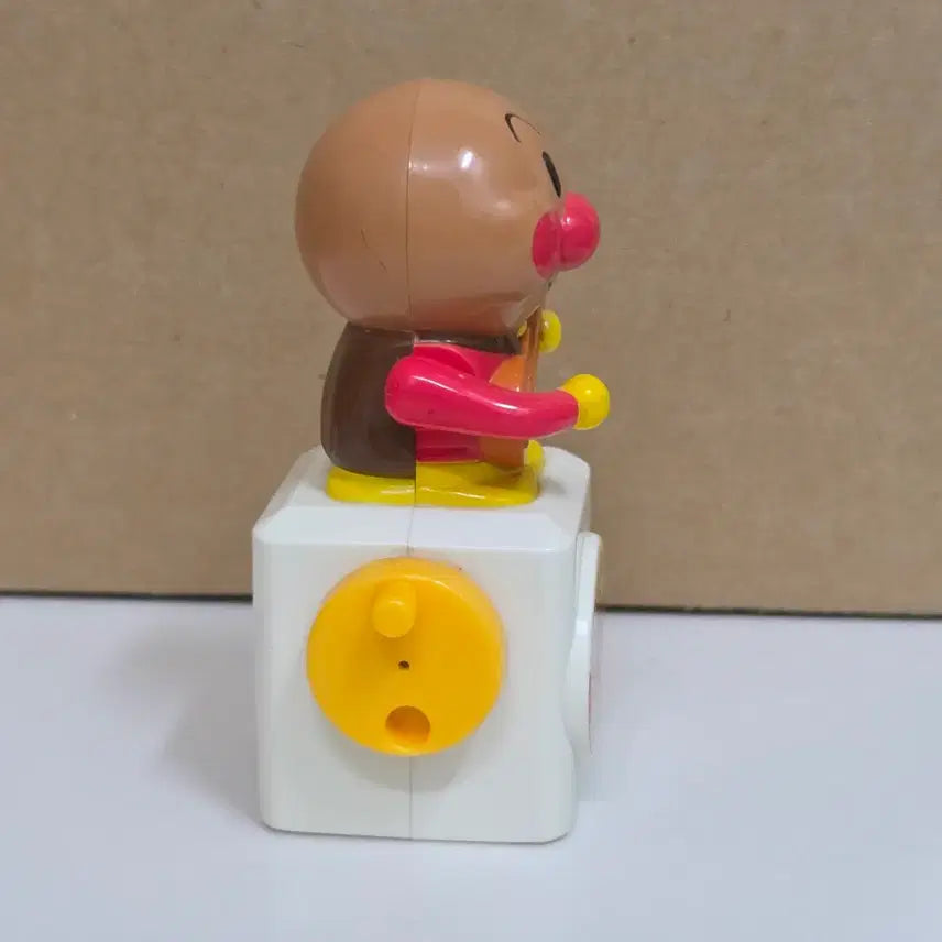 [BUNJANG] Classic Anpanman Guitar Playing Figure / 고전 호빵맨 기타치는 피규어