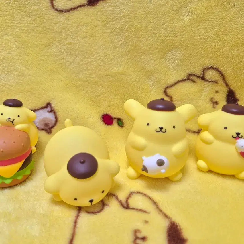 [BUNJANG] Sanrio Pompompurin "Ate Too Much" Soft Vinyl Gacha Figure Bundle Set / (일괄)산리오 폼폼푸린 너무 많이 먹어버렸어 과식해버렸다 소프비 가챠 피규어 햄버거 머핀
