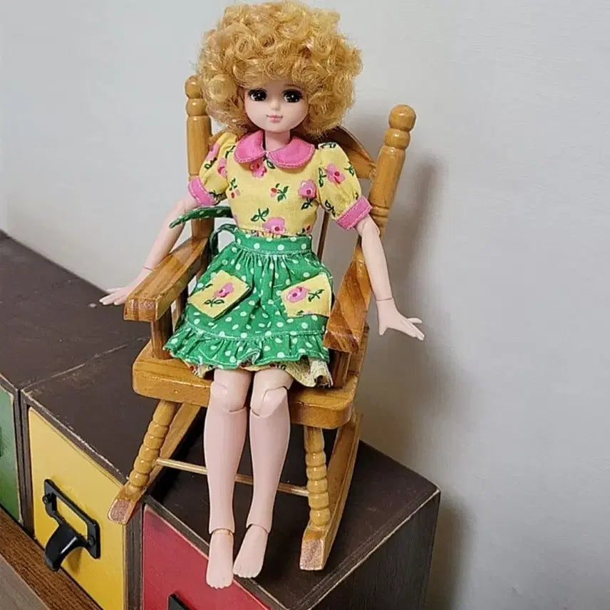 [BUNJANG] Handmade Wooden Rocking Chair for 1/6 Scale Dolls (Under 24cm) / 육일돌 인형 흔들의자 팝니다