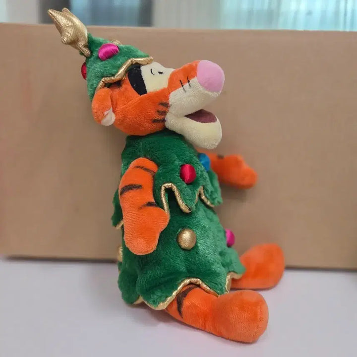 [BUNJANG] Classic Disney Winnie the Pooh Tigger Christmas Tree Figurine / 고전 디즈니 푸우 티거 크리스마스 트리 인형