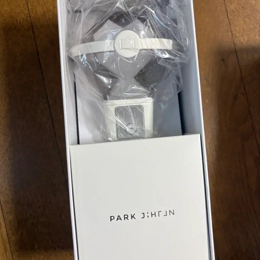 [BUNJANG] Park Ji-hoon Lightstick Photocard Set / 박지훈 응원봉 뽑봉 포카포함 양도