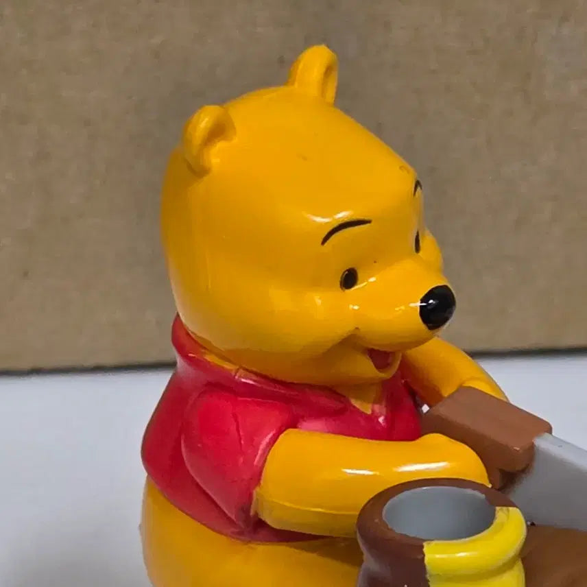 [BUNJANG] Disney Winnie the Pooh Honey Pot Log Pencil Sharpener / 디즈니 푸우 꿀단지 통나무 연필깎이
