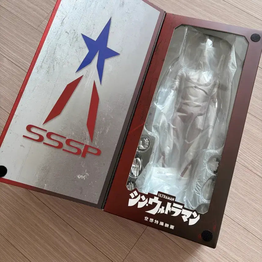 [BUNJANG] ThreeZero PigZero 12-Inch Ultraman Figure (Full Set, Excellent Condition) / [정품] 쓰리제로 피그제로 12인치 신 울트라맨 피규어 (풀구성/상태A)