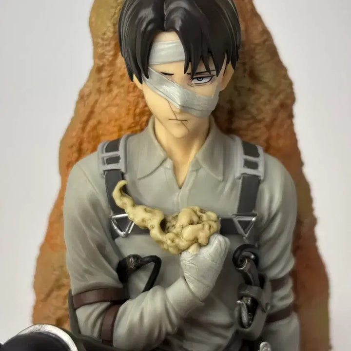 [BUNJANG] Attack on Titan Levi Figure (Unsealed) / [개봉품] 진격의거인 리바이 C상
