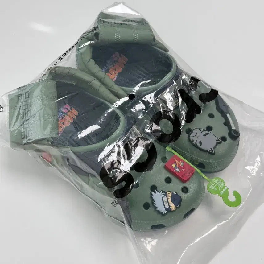 [BUNJANG] Naruto Kakashi Crocs (Size 230) / 나루토 카카시 크록스 230 CROCS