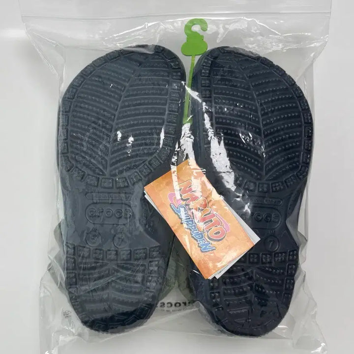 [BUNJANG] Naruto Kakashi Crocs (Size 230) / 나루토 카카시 크록스 230 CROCS