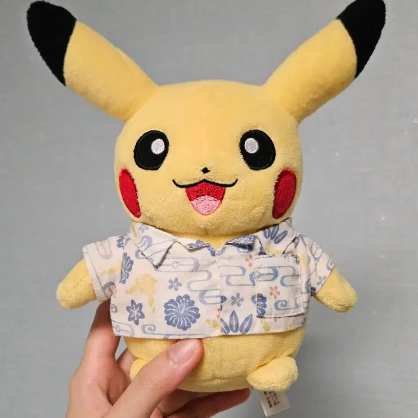 [BUNJANG] Pokemon Okinawa Flying Pikachu Limited Plush Hawaiian Shirt / 포켓몬 오키나와 하늘을 나는 피카츄 한정 누이 인형 스터 하와이안 셔츠