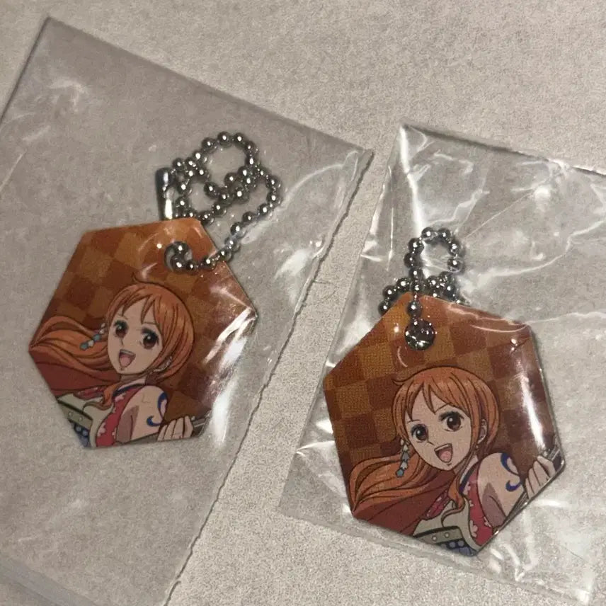 [BUNJANG] One Piece Nami Metal Keyring Charm / 미개봉 원피스 나미 메탈 키링 고리 가챠 / 나미 키링 메탈챰