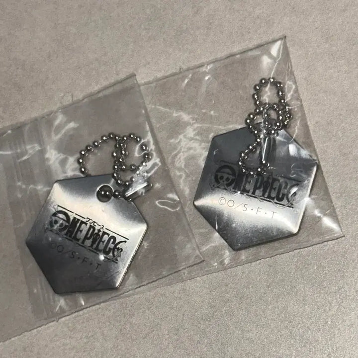 [BUNJANG] One Piece Nami Metal Keyring Charm / 미개봉 원피스 나미 메탈 키링 고리 가챠 / 나미 키링 메탈챰