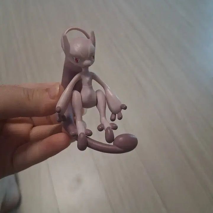 [BUNJANG] Official Pokemon Mewtwo Figure / 포켓몬 뮤츠 피규어(정품) 판매합니다