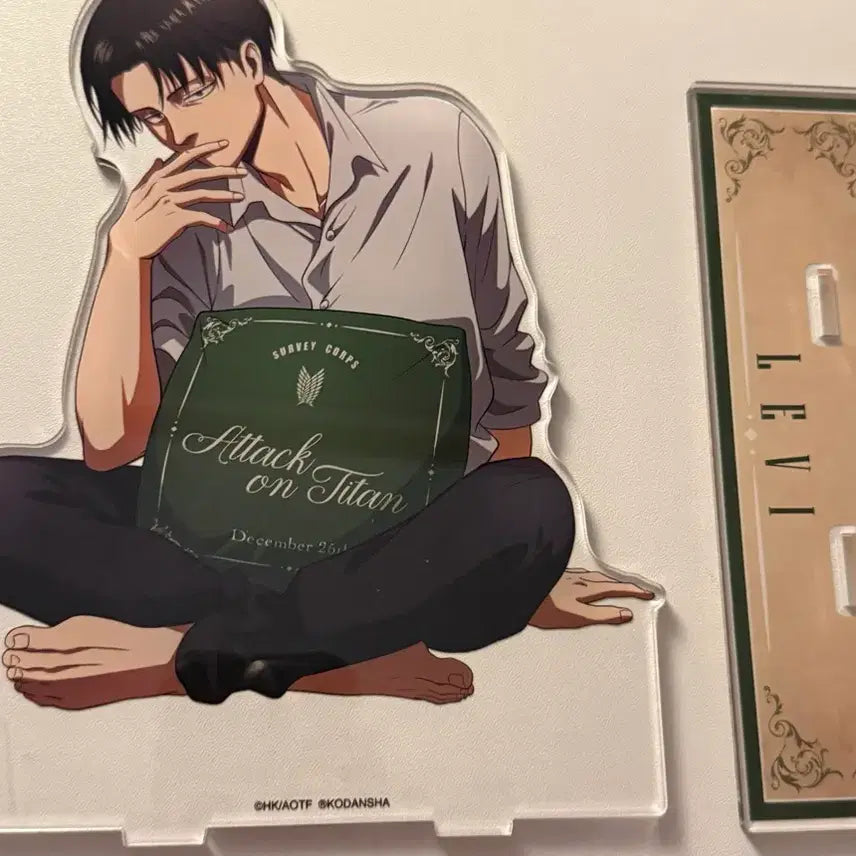 [BUNJANG] Attack on Titan Levi Ackerman Relax Cushion Big Acrylic Stand / 진격의거인 리바이 아커만 휴식 쿠션 빅 아크릴 스탠드 양도 판매