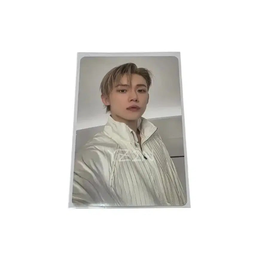 [BUNJANG] TXT Yeonjun NO LABELS: PART 02 PC Case Ver. Photocard / (연준) NO LABELS: PART 02 PC Case Ver.