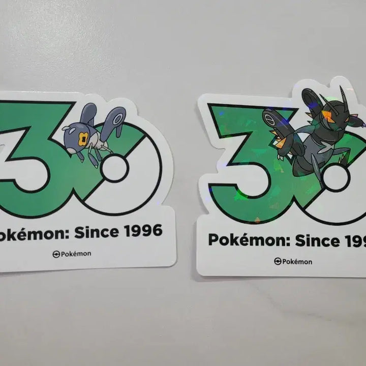 [BUNJANG] Pokemon 30th Anniversary Logo Sticker Set (Xyreg, Kongaltugi) / (교환/판매) 포켓몬 30주년 로고 스티커 콩알뚜기 엑스레그 2장 세트
