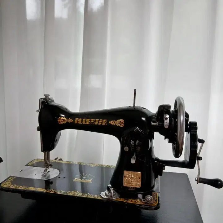 [BUNJANG] New Hope Hand-Cranked Sewing Machine Head Industrial Art Object / 손 재봉틀 순수 수동기계의 아우라 산업예술품 오브제 미싱