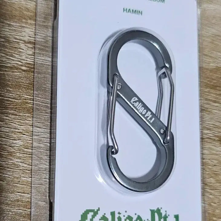 [BUNJANG] PLAVE Hamin Carabiner Sealed / 플레이브 하민 카라비너 미개봉 최저가 팝니다!