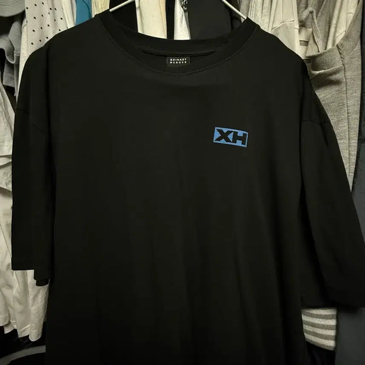 [BUNJANG] XDINARY HEROES "Close the World" Concert MD T-Shirt / 엑디즈 콘서트 클로즈드베타 클베 MD 티셔츠 굿즈