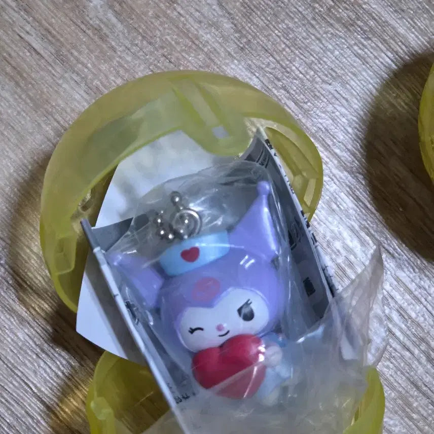 [BUNJANG] Sanrio Nurse Swing Mascot Gacha Kuromi / 산리오 간호사 스윙 마스코트 가챠(쿠로미)