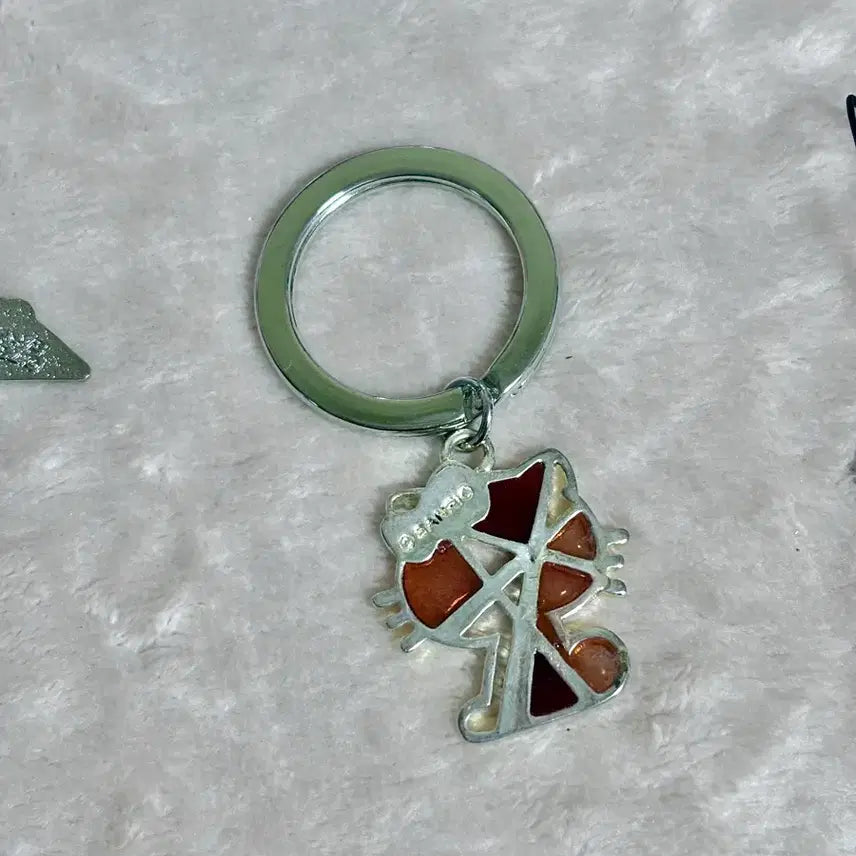 [BUNJANG] Vintage Hello Kitty Cubic Gal Keyring Charm / 고전 헬로키티 큐빅 갸루 키링 참 키티스트랩