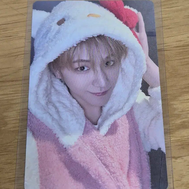 [BUNJANG] BOYNEXTDOOR Showcase Liu Kitty Photocard / 보넥도 홈 쇼케이스 리우 키티 포카 판매합니다