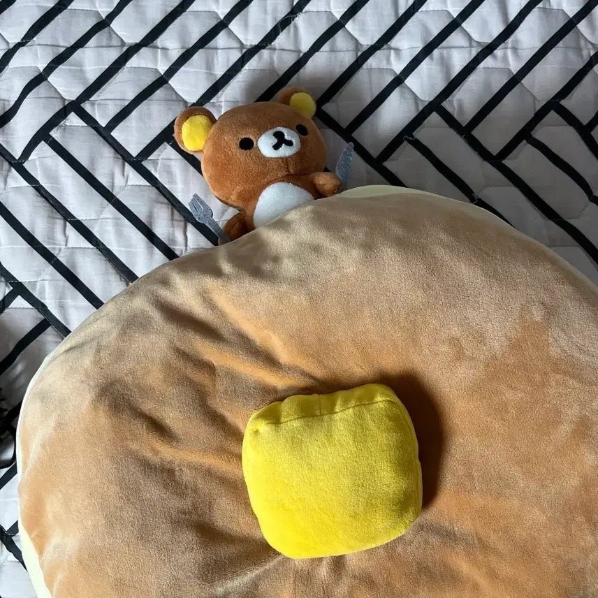 [BUNJANG] Rilakkuma Large Pancake Cushion / 리락쿠마 팬케이크 대형 쿠션