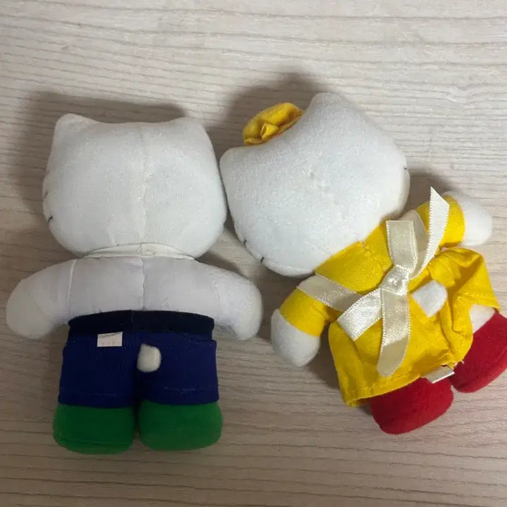 [BUNJANG] Vintage Hello Kitty Mom, Dad, and Family Doll Set / 키티 엄마 아빠 가족 인형 세트