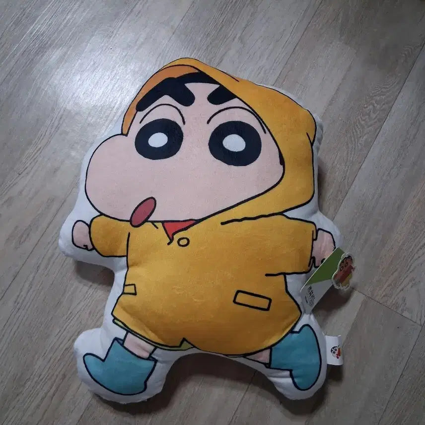 [BUNJANG] Crayon Shin-chan Raincoat Shin-chan Plush Cushion / 짱구는 못말려 우비 짱구 인형쿠션(무료배송)