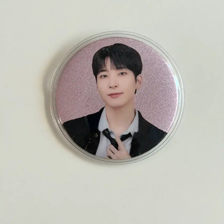 [BUNJANG] SEVENTEEN Wonwoo 25 Japan Fanmeeting Holiday Can Badge / 세븐틴 원우 25 일본 팬미팅 홀리데이 캔뱃지