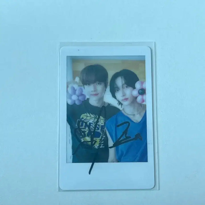 [BUNJANG] Sungchan Wonbin Signed Polaroid Photo / 원빈 성찬 싸인 폴라로이드 양도