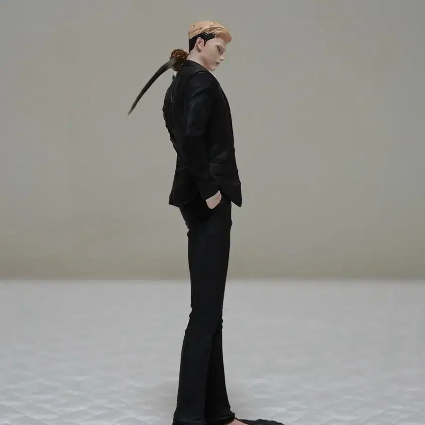 [BUNJANG] Lookism Kim Jun-gu Figure VVIP Pop-up Exclusive / 외모지상주의 김준구 피규어 VVIP 팝업