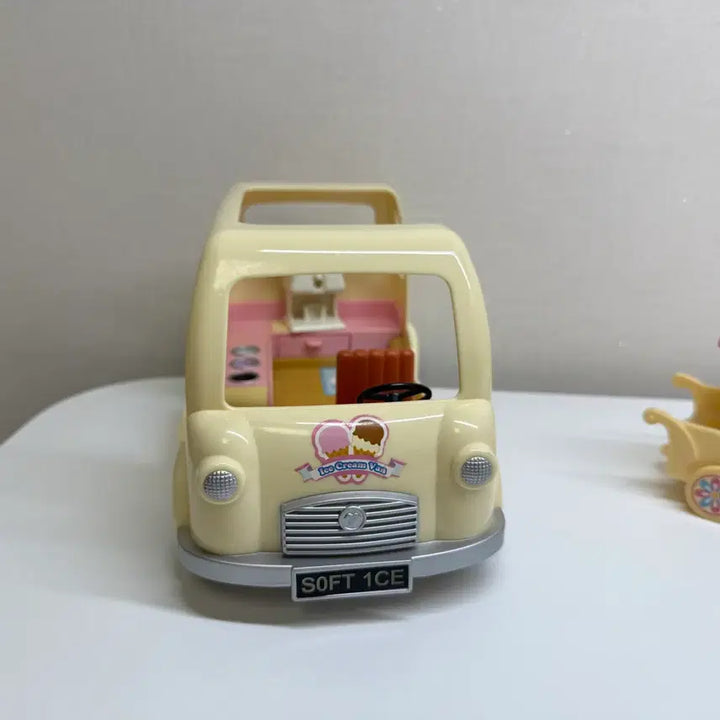 [BUNJANG] Sylvanian Families Ice Cream Van &amp; Popcorn Cart Bundle Set / 실바니안 패밀리 아이스크림 밴 &amp; 팝콘 카트 일괄