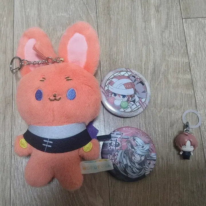 [BUNJANG] Gintama Kamui Mofu Doll, Can Badge, Yoshiwara Keychain Bundle Set / 은혼 카무이 모후인형, 캔뱃지, 키링 일괄 급처