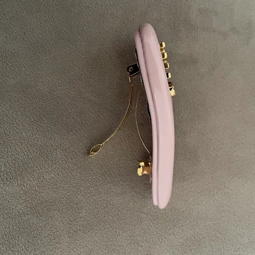 [BUNJANG] Miu Miu Gold Logo Pink Leather Hair Clip / 미우미우 핑크 헤어핀